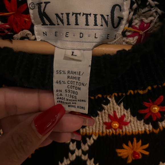 Vintage Hand Knitted 80’s Ramie & Cotton size large. Flowers, thick, colourful - Picture 5 of 9